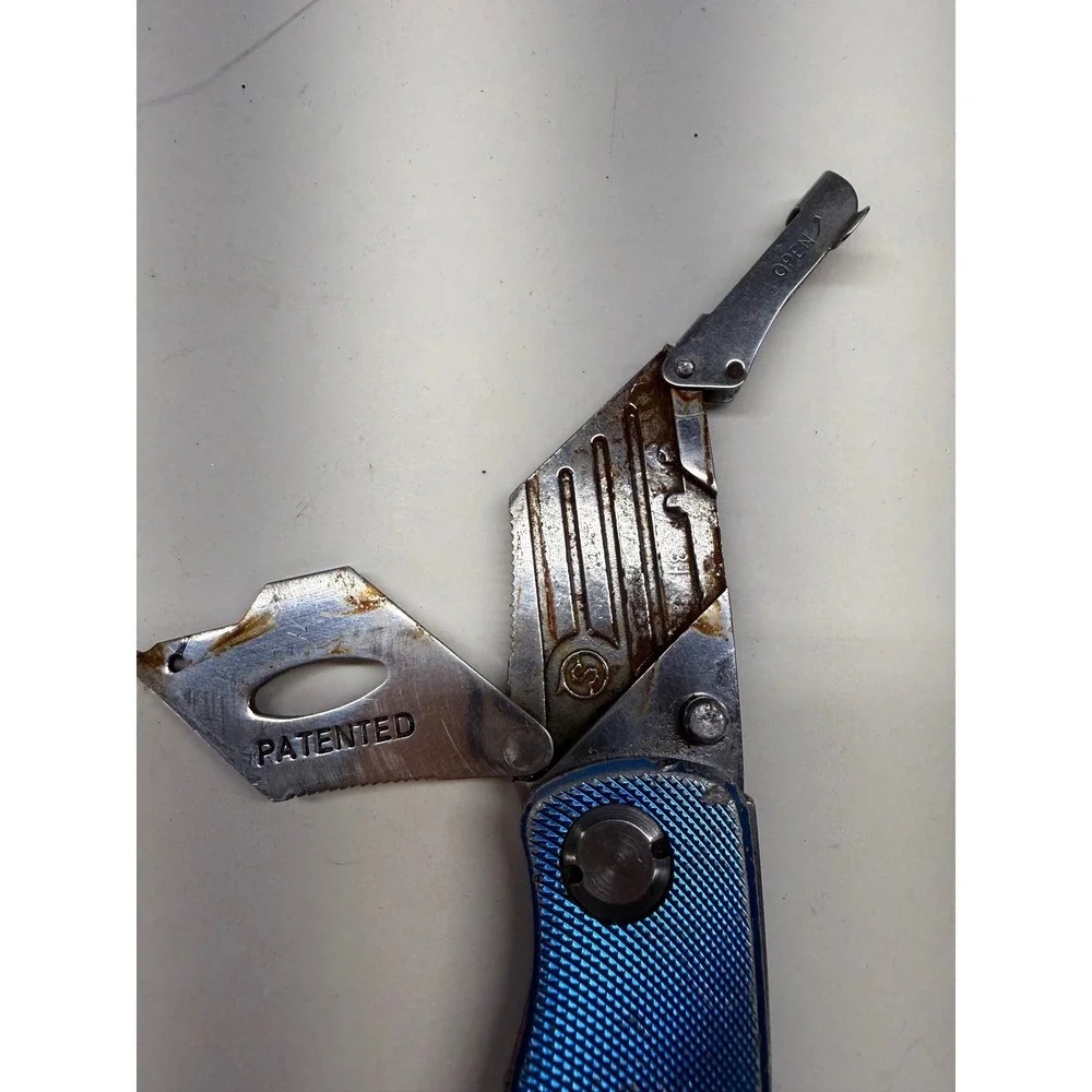 Sheffield Folding Utility Knife Blue Textured Aluminum Handle Pocket Clip